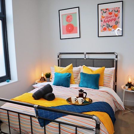 Trendy Urban Industrial Apartment - Great Location - Parking - Fast Wifi - Smart Tv - Beautiful 2 Double Bedroom Apartment Sleeps Up To 4! Bournemouth Exterior foto